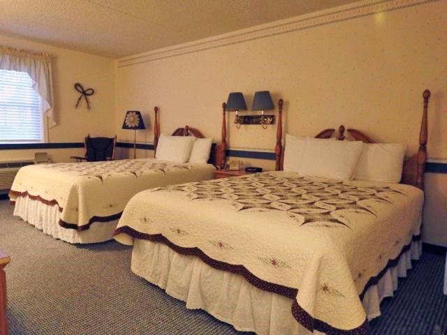 Country Living Inn Smoketown  ภายนอก รูปภาพ