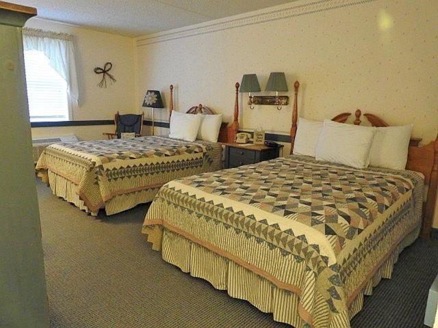 Country Living Inn Smoketown  ภายนอก รูปภาพ