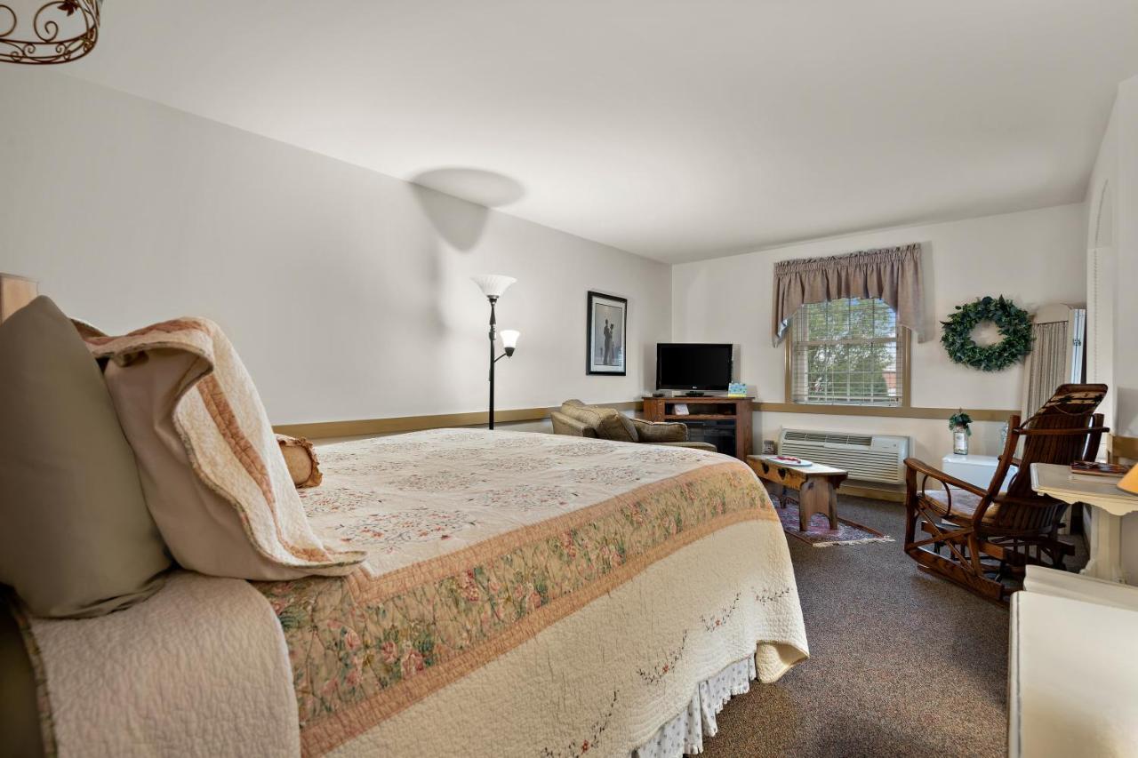 Country Living Inn Smoketown  ภายนอก รูปภาพ
